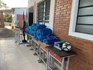 Escuelas e internados de zona Pilcomayo recibieron 145 kits escolares