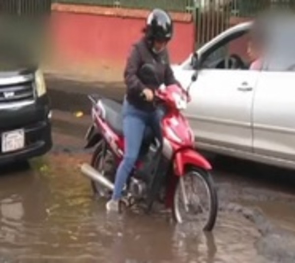 Baches de Pratt Gill son escandalosos y autoridades nada hacen - Paraguay.com