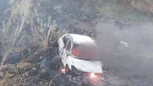 Chofer “fantasma” chocó a una camioneta y su auto ardió en llamas