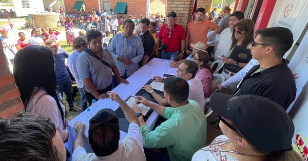 INDI documenta a miembros de la comunidad Sawhoyamaxa en jornada de Gobierno