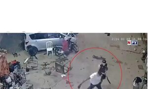 (VIDEO)Desconocidos atacaron un taller con machetes