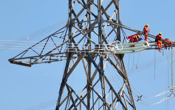 "No hay mejor estrategia que la utilización de nuestra energía eléctrica", dice Peña y alienta más inversiones - .::Agencia IP::.