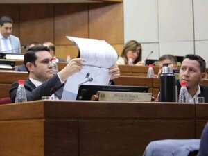 Juez ratifica proceso al senador Hernán Rivas por presunto título falso - Nacionales - ABC Color