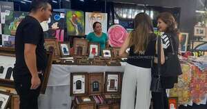 La Nación / Con apoyo de Senatur, artesanos hicieron buen negocio en la expo de CDE
