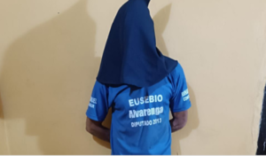 APREHENSION DE PERSONA POR VIOLENCIA INTRAFAMILIAR E INCAUTACION DE DOS ARMAS BLANCAS Y ARMA PUNZANTE