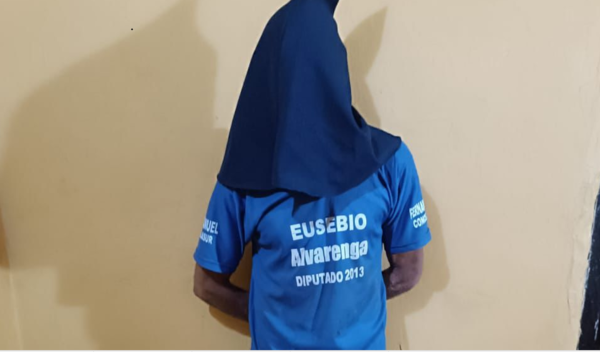 APREHENSION DE PERSONA POR VIOLENCIA INTRAFAMILIAR E INCAUTACION DE DOS ARMAS BLANCAS Y ARMA PUNZANTE