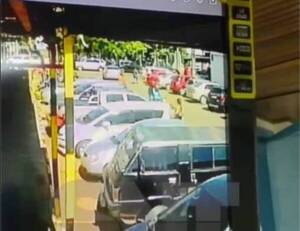 [VIDEO] Así le robaron su cartera en el Mercado de Abasto