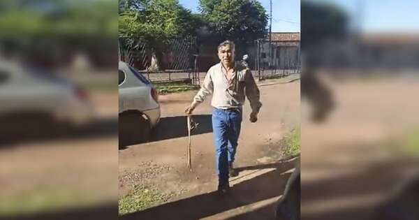 Diario HOY | Funcionario de la ANDE “guacheó” a agente de PMT por demorar su moto