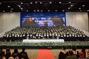 Universidad Americana celebró acto de graduación de más de 1.800 profesionales Made in Americana - Empresariales - ABC Color