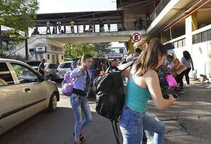 Estación de Buses: gran cantidad de viajeros por Semana Santa - Nacionales - ABC Color