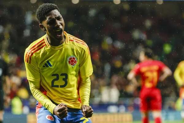Colombia disfruta ante Rumanía y alcanza los veintiún partidos invicta - Fútbol Internacional - ABC Color