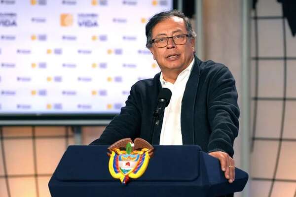 Petro responde a Maduro y asegura que “no hay izquierda cobarde” - Mundo - ABC Color