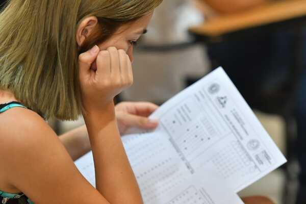 Más de 4.500 jóvenes estudiarán gracias a la beca de Itaipú - ADN Digital