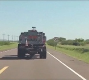 En total embriaguez manejaba un camión cisterna en Misiones - Paraguay.com