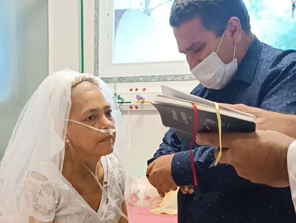 Emotiva boda de una paciente con cáncer se celebra en el INCAN · Radio Monumental 1080 AM