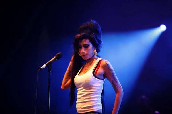 Amy Winehouse, al descubierto en un libro de textos íntimos - Música - ABC Color