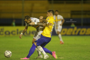 Versus / Sin público: Trinidense y Luqueño se enfrentan en Santísima Trinidad