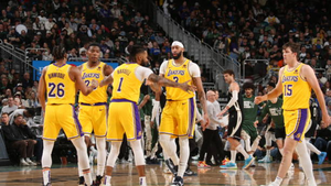 Los Lakers obran un milagro en Milwaukee