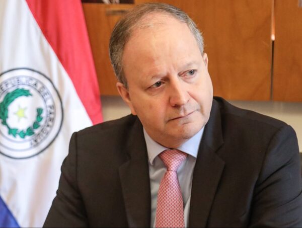 Caja Fiscal: Ministro subraya la necesidad de supervisar fondos de pensiones · Radio Monumental 1080 AM