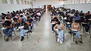 Más de 4500 estudiantes obtienen beca del gobierno - MarketData