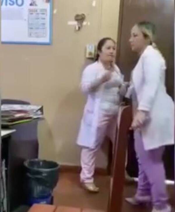 [VIDEO] Guyryry entre doctoras: "usted es una mentirosa"