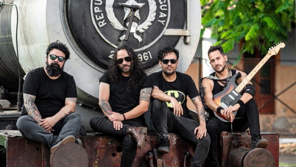 Salamandra lleva su música a Die Mannschaft Bar
