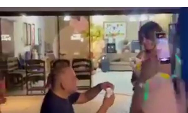 (VIDEO)Senador Bachi Núñez pidió matrimonio a su doña
