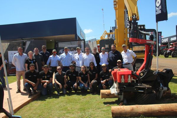 Automaq realizó el lanzamiento de cosechadora forestal Komatsu en Innovar