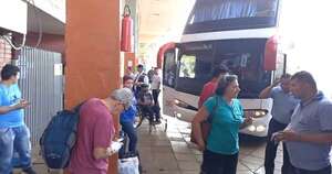 La Nación / Para hoy previeron salida de 80 ómnibus de la terminal de ómnibus de CDE