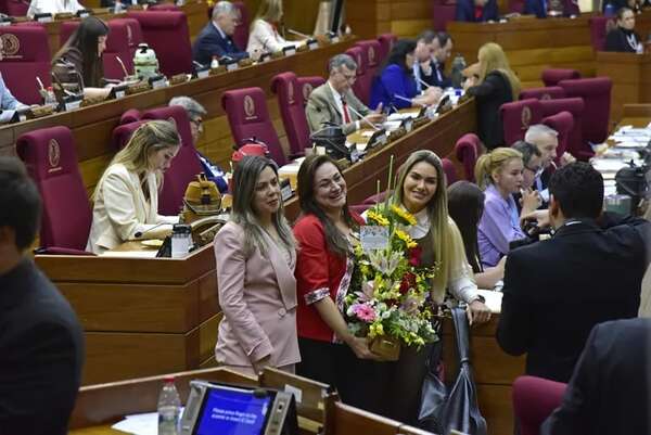 Congreso sigue tanteando con desafectaciones - Política - ABC Color