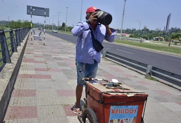 Pronóstico para hoy: Chaparrones y calor persistente