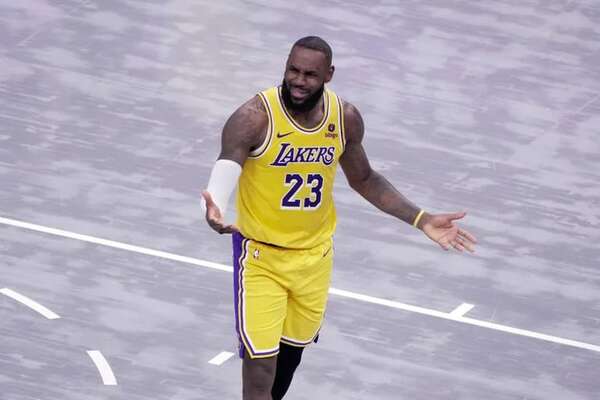 James anota triple-doble en triunfo de Lakers y Warriors ganan pese a Green - Básquetbol - ABC Color