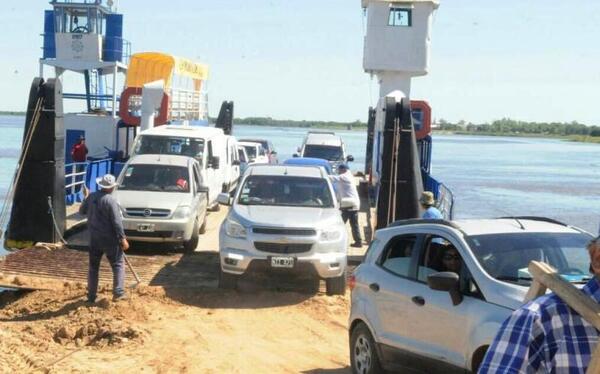 Larga fila de vehículos de paraguayos para ingresar a Pilar - La Tribuna