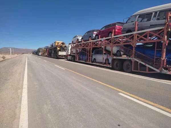 Difícil Semana Santa para camioneros varados en Argentina por la caída de un puente - Nacionales - ABC Color