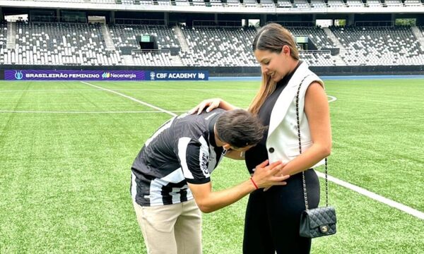 Óscar Romero fue presentado en Botafogo y agradeció a su doña embarazada