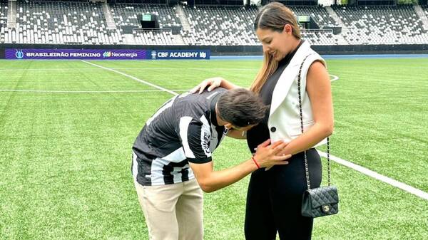 [GALERÍA] ¡Chulinísima! El tierno posteo del pelotero Oscar Romero a su doña embarazada