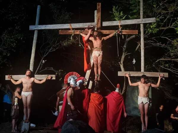 Video: realizan el Currusu Rapé de Yaguarón pese a una tenue llovizna - Nacionales - ABC Color