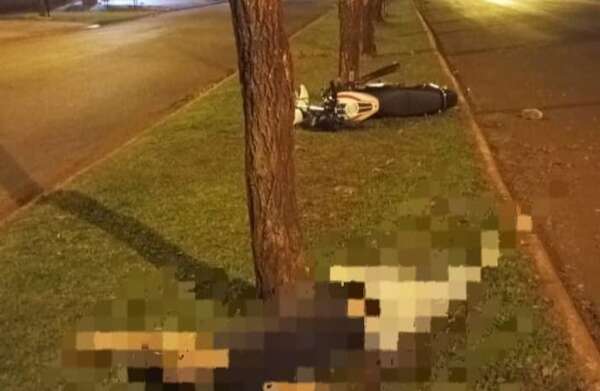 Joven fallece tras sufrir accidente: no se sabe cómo perdió el control de la moto - Noticiero Paraguay