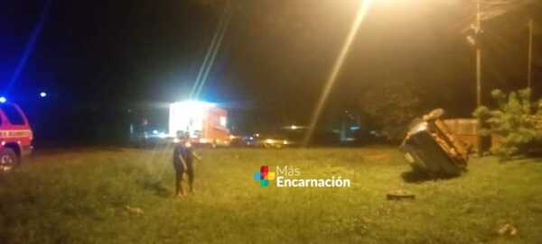 Automovilista se estrelló contra columna y volcó en Capitán Meza