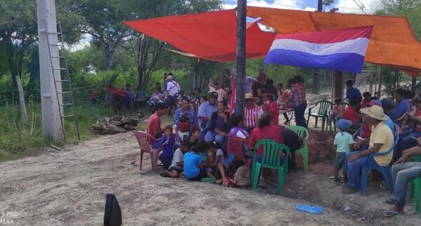 Pobladores de Bahía Negra se manifiestan contra la ANDE