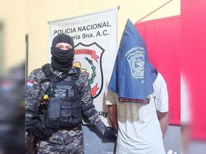 Detienen a exhibicionista que paseaba desnudo por Limpio