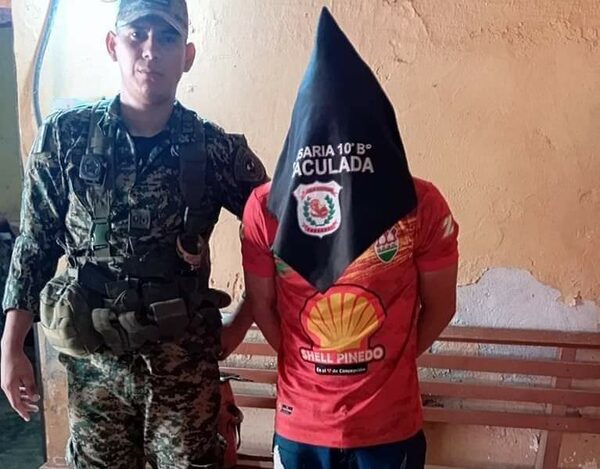 Atropelló una comisaría con machete para cobrar indemnización por agresión policial ndaje