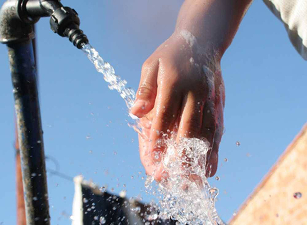 INDI posibilita el acceso a agua potable a 80 familias de la comunidad Remanso Toro - ADN Digital