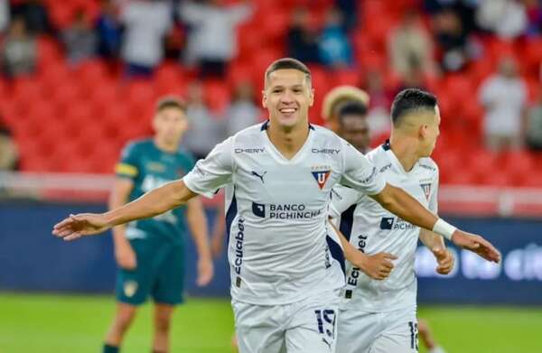 Vídeo: El triplete de Alex Arce en la goleada de Liga de Quito - Fútbol Internacional - ABC Color