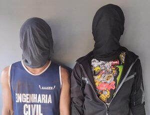 Policía de la Colonia Casilla Dos captura a dos individuos por presunto micro-narcotráfico de estupefacientes