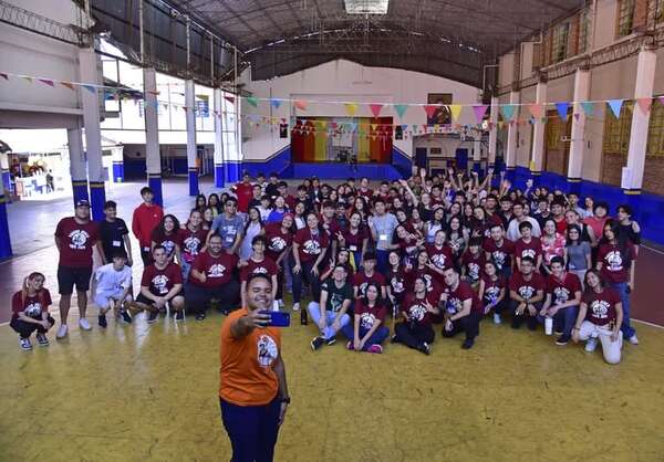 Semana Santa: jóvenes luchan por lograr autoestima en mundo afectado por redes sociales - Nacionales - ABC Color