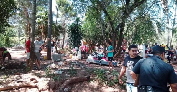 Incendio arrasa con tres viviendas en Carapeguá