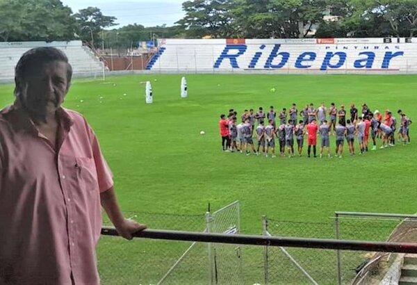 Jugadores de Real Santa Cruz levantaron el paro y volvieron a las prácticas