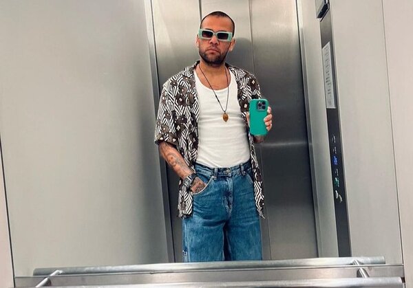 Libre y suelto: Daniel Alves de fiesta hasta las cinco de la mañana