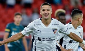 La emoción de Alex Arce luego del triplete que marcó con Liga de Quito